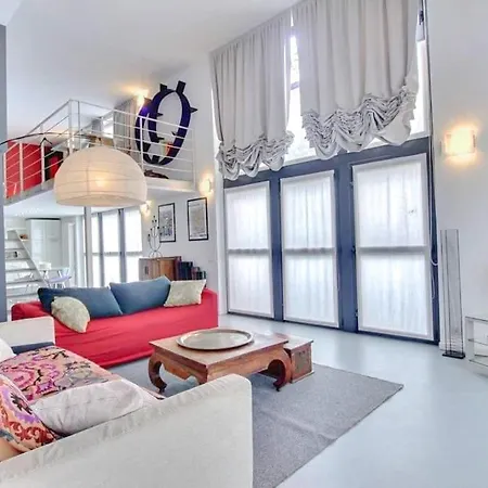 דירה Design Loft - 5 Mins From Fondazione Prada מילאנו