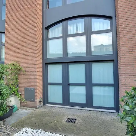 Design Loft - 5 Mins From Fondazione Prada דירה