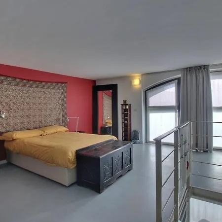 Design Loft - 5 Mins From Fondazione Prada Apartment